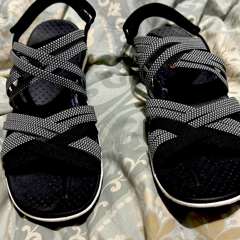 Sketchers outdoor sandals. Black and white. Only been worn once.